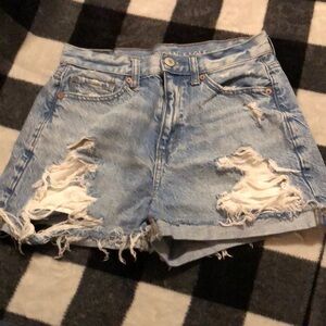 [AMERICAN EAGLE] Distressed Mom Short